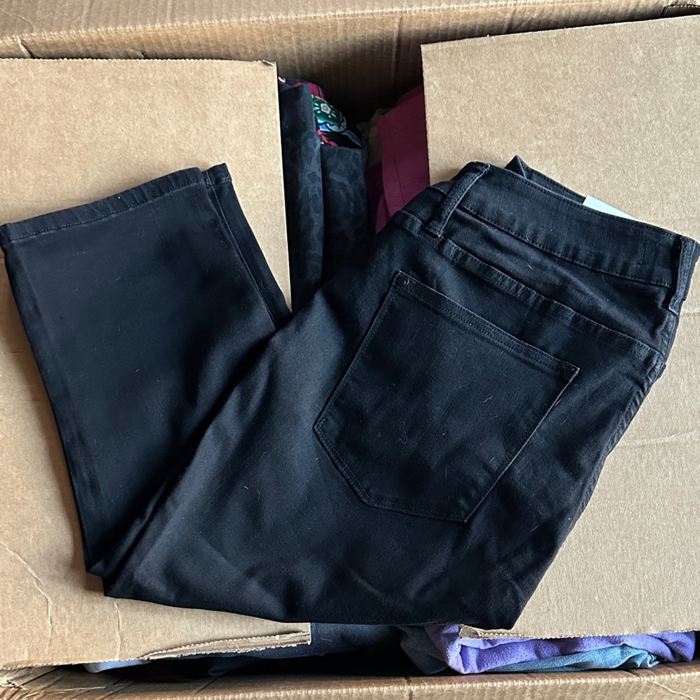 Black Women’s Jeans - Mid Rise Capri